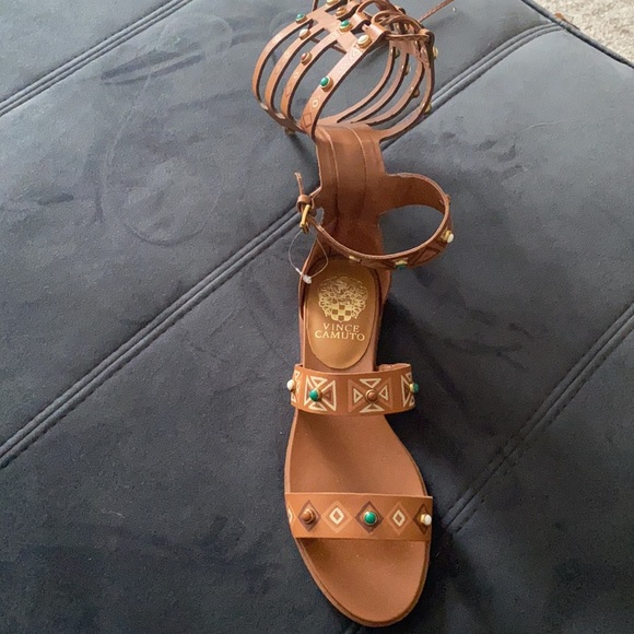 Vince Camuto sandals - Picture 2 of 4